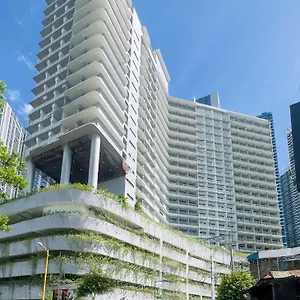 **** Aparthotel Lush Residences Makati Philippines